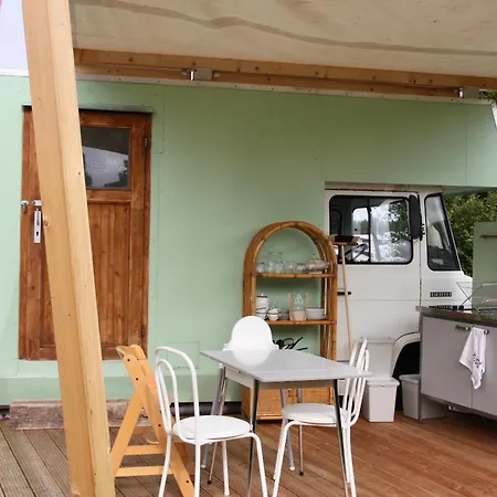 Marilyn - Glamping Im Mercedes Düdo Auf Seeblick