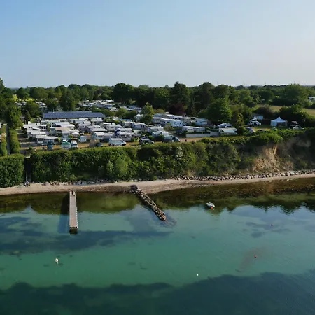 Marilyn - Glamping Im Mercedes Düdo Auf Seeblick * Neustadt in Holstein