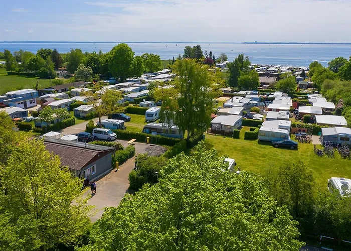 Camping Marilyn - Glamping Im Mercedes Düdo Auf Seeblick